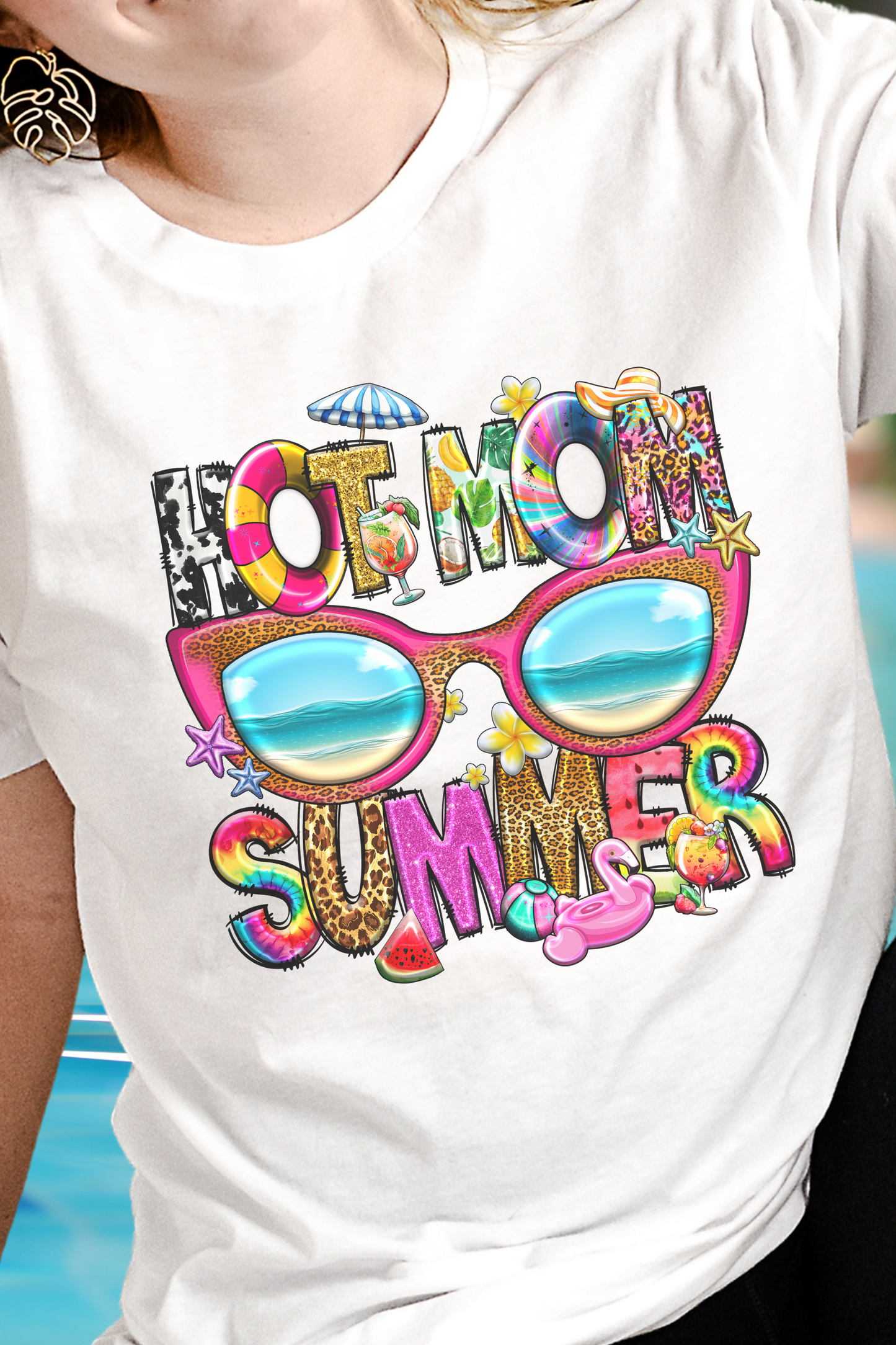 Bright 'Hot Mom Summer' Shirt – Fun Beachy Graphic Tee for Trendy Moms